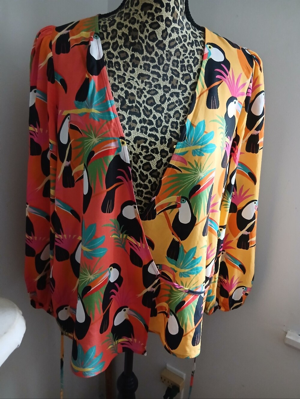 FARM RIO Colorful Women's Top with Toucan Print,size S - Picture 6 of 11